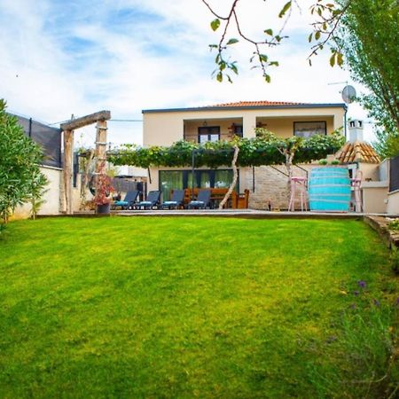 House With Pool Poli Stare Nuoni Βίλα Žminj Εξωτερικό φωτογραφία