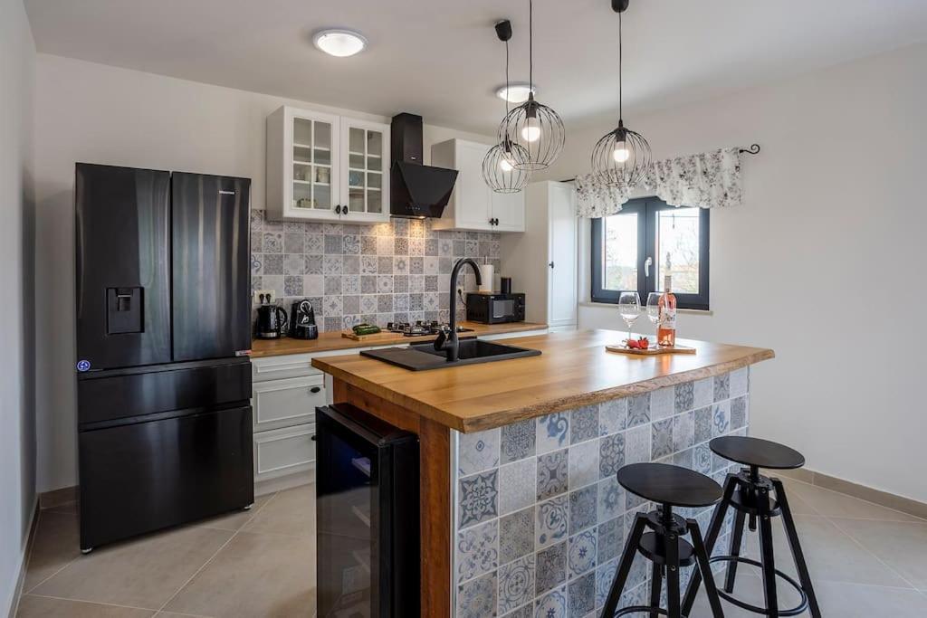 House With Pool Poli Stare Nuoni Βίλα Žminj Εξωτερικό φωτογραφία