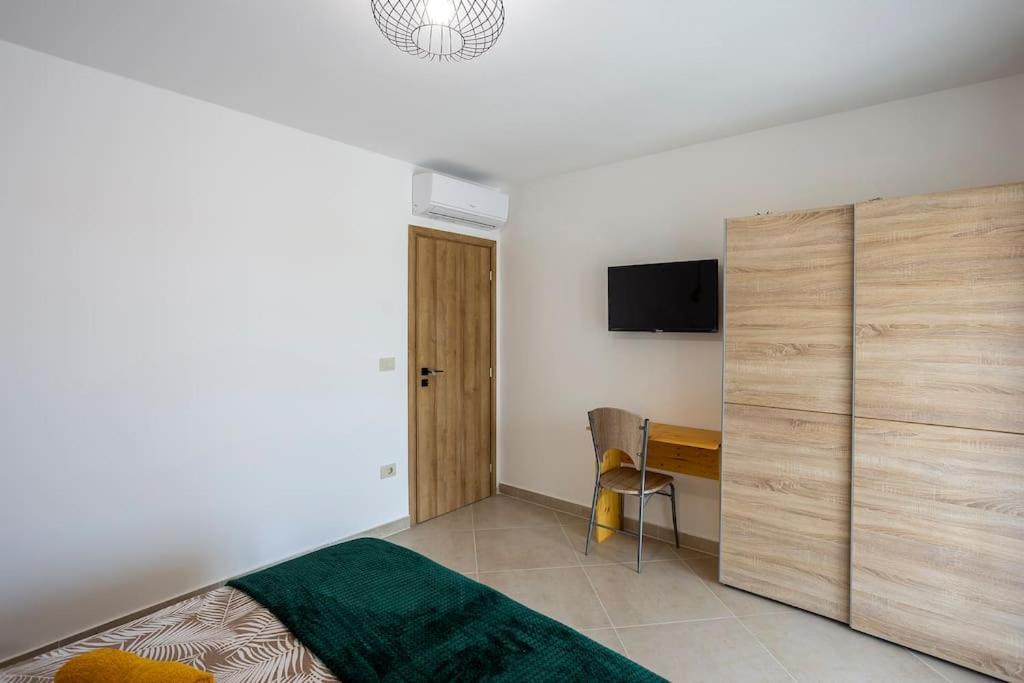 House With Pool Poli Stare Nuoni Βίλα Žminj Εξωτερικό φωτογραφία
