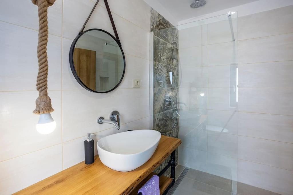 House With Pool Poli Stare Nuoni Βίλα Žminj Εξωτερικό φωτογραφία