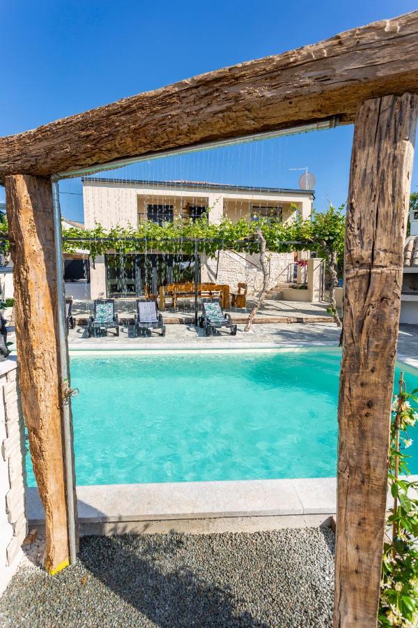 House With Pool Poli Stare Nuoni Βίλα Žminj Εξωτερικό φωτογραφία