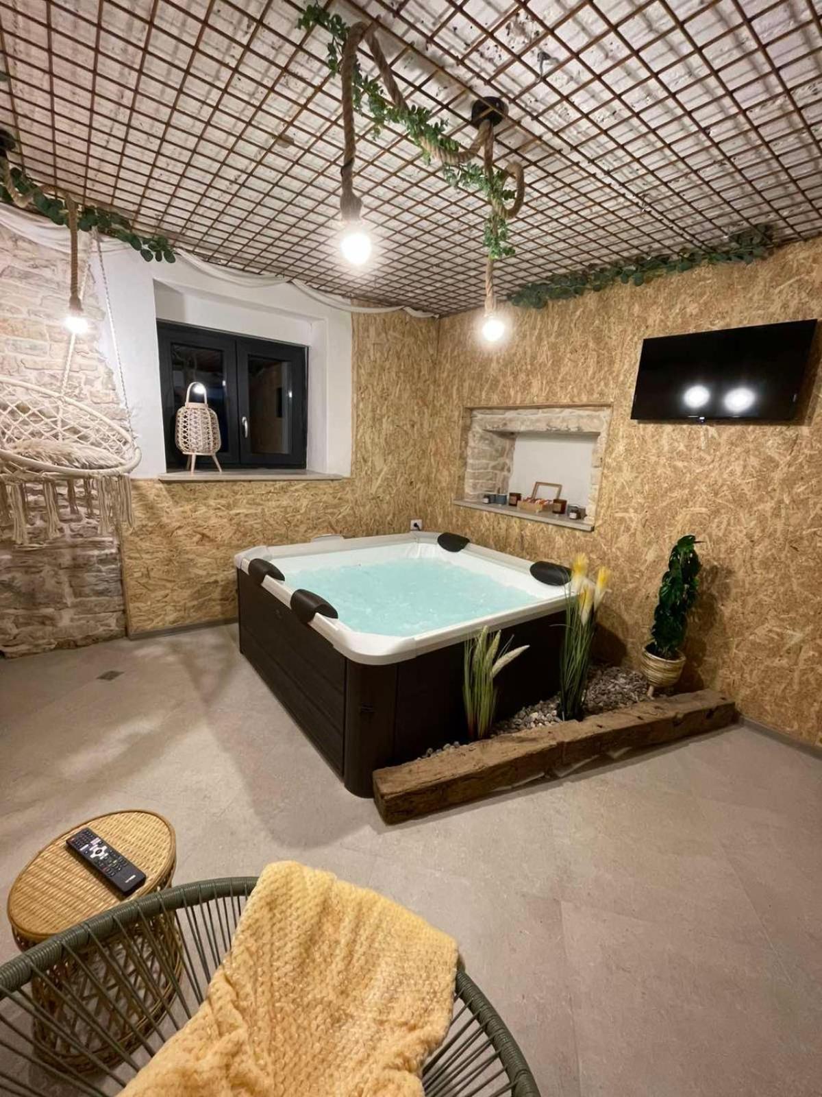 House With Pool Poli Stare Nuoni Βίλα Žminj Εξωτερικό φωτογραφία